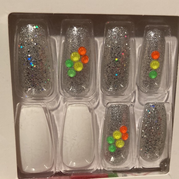 Kiss Voguish Fantasy Long Length Glow Effect Acrylic Fake Nails in Afterglo - Picture 8 of 8